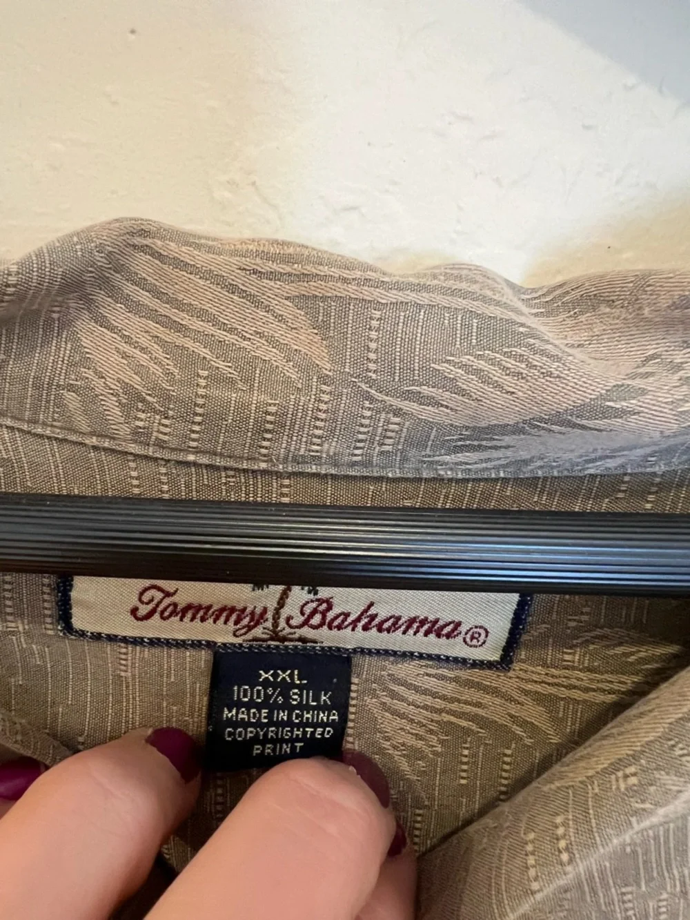 Men’s Tommy Bahama Silk Palm Print Camp Shirt in Olive. XXL. Like New. - Picture 3 of 6